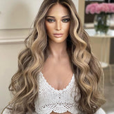 Lace Front Humana Ondulada 70cm 13x4 HD - Valentina